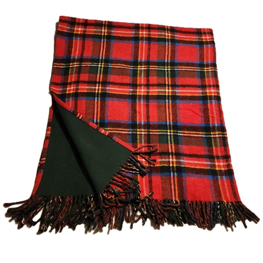 Roca Home Fleece Throw Blanket Red Tartan Plaid/Green Back Fringe 50"X67"